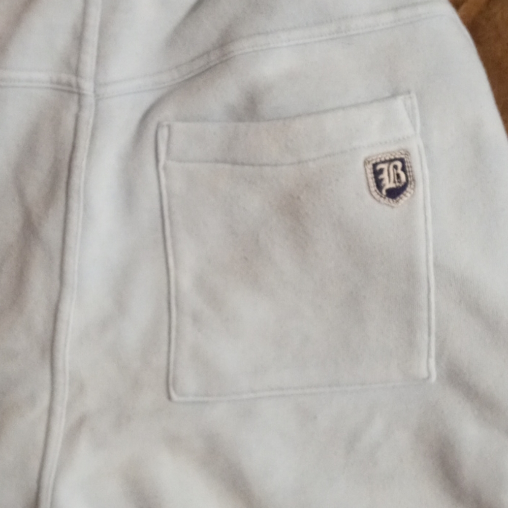Shorts - Picture 3 of 3